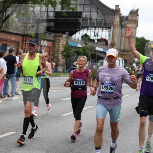 29.06.2025 - hella hamburg halbmarathon Yannick Fuchs http://msf.ph/oto/8456802 29.06.2025 10:56:21 20KM 1006, 1128, 1264, 1377, 1432, 1568, 1573, 1726, 6414, 6415, 6580, 6752, 7658, 8045, 8154, 8624, 9131, 9718, 9928, 10214, 10519, 10797, 11670, 11968, 12156, 13498, 13868, 14368, 14456, 15859, 16292, 16654, 16688, 16808, 17136, 17383, 17532, 17939, 17955, 18000, 18599, 18919, 19023 meine-sportfotos.de
