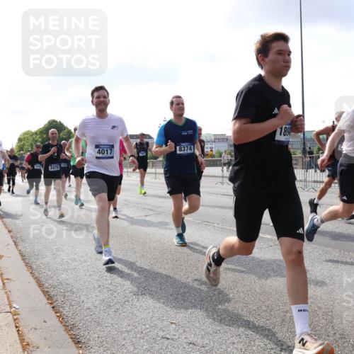 29.06.2025 - hella hamburg halbmarathon Lena Gebhardt http://msf.ph/oto/8456804 29.06.2025 09:54:32 Lombardsbrücke 2470, 11422, 1894, 1746, 4017, 8374, 1119, 1171, 1342, 1399, 1413, 1424, 1476, 1549, 1817, 1892, 1902, 1942, 2020, 2098, 2188, 2222, 2442, 2470, 2561, 2670, 2842, 2889, 2955, 3477, 3562, 3785, 4017, 4029, 4183, 4185, 4237, 4270, 4816, 5020, 5447, 5706, 5884, 6266, 6630, 6723, 6819, 6831, 6978, 7087, 7274, 7297, 7709, 8117, 8142, 8374, 8482, 8576, 8657, 8698, 8743, 8916, 8928, 9038, 9051, 9463, 9482, 9815, 9924, 10057, 10237, 10529, 11848, 12084 meine-sportfotos.de