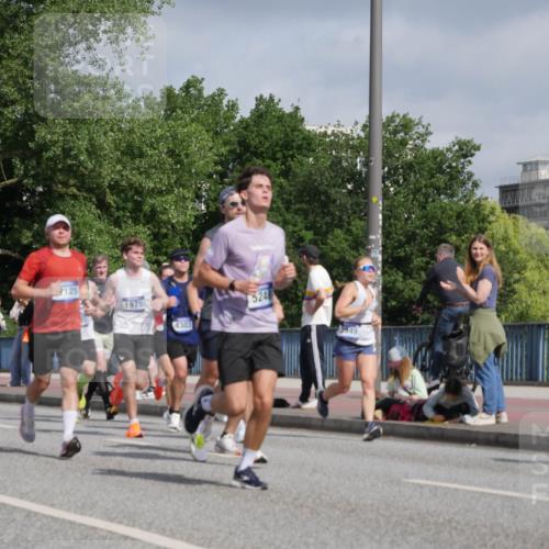 29.06.2025 - hella hamburg halbmarathon Luisa Fischer http://msf.ph/oto/8456880 29.06.2025 09:52:21 Kennedybrücke 125, 16815, 1975, 524, 4303, 2949, 1800, 1975, 2324, 2949, 3431, 4303, 4425, 5248, 6682, 7796, 9265 meine-sportfotos.de