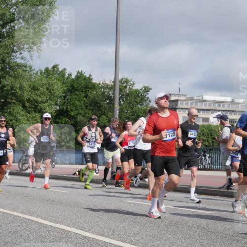 29.06.2025 - hella hamburg halbmarathon Luisa Fischer http://msf.ph/oto/8456948 29.06.2025 09:52:23 Kennedybrücke 4318, 18734, 18529, 16819, 125, 4425, 1897, 3431, 1176, 2949, 1800, 1800, 1975, 2324, 2949, 3431, 4303, 4425, 5248, 6682, 7495, 7796, 8925 meine-sportfotos.de
