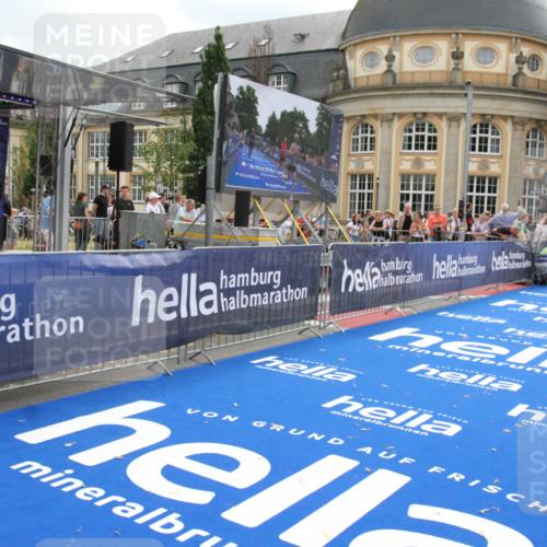 29.06.2025 - hella hamburg halbmarathon Michael Strokosch http://msf.ph/oto/8456964 29.06.2025 10:31:53 Ziel 3935, 5187, 10927, 11929 meine-sportfotos.de