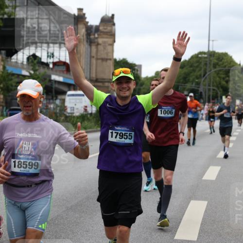 29.06.2025 - hella hamburg halbmarathon Yannick Fuchs http://msf.ph/oto/8457005 29.06.2025 10:56:22 20KM 1006, 1128, 1264, 1377, 1432, 1568, 1573, 1726, 6414, 6415, 6580, 6752, 7658, 7869, 8045, 8154, 8624, 9131, 9718, 9928, 10214, 10519, 10797, 11180, 11670, 11968, 12156, 13498, 13868, 14368, 14456, 15859, 16292, 16654, 16688, 16808, 17136, 17383, 17532, 17955, 18000, 18599, 18919, 19023 meine-sportfotos.de