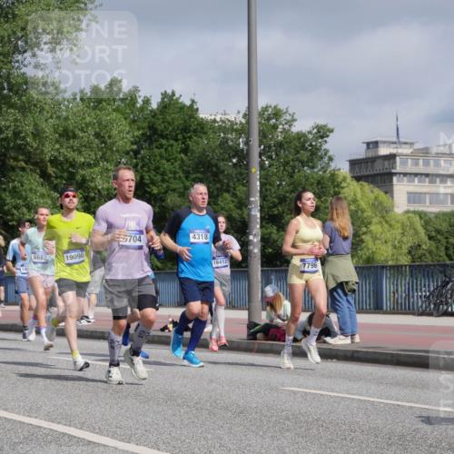 29.06.2025 - hella hamburg halbmarathon Luisa Fischer http://msf.ph/oto/8457070 29.06.2025 09:52:26 Kennedybrücke 14374, 18, 6682, 704, 19090, 4318, 18412, 7796, 1615, 1975, 2324, 2949, 3431, 3530, 4303, 4425, 6682, 7495, 7796, 8629, 8925, 9294 meine-sportfotos.de