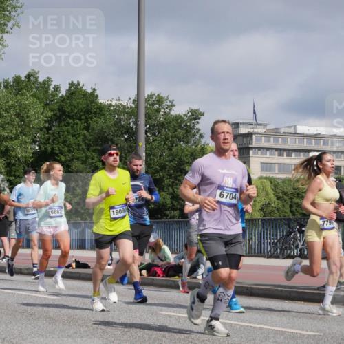 29.06.2025 - hella hamburg halbmarathon Luisa Fischer http://msf.ph/oto/8457102 29.06.2025 09:52:27 Kennedybrücke 4374, 18276, 6682, 19090, 6704, 7796, 1615, 1975, 2324, 2949, 3431, 3530, 4303, 4425, 6682, 7495, 7796, 8629, 8925, 9294, 9979 meine-sportfotos.de