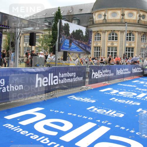 29.06.2025 - hella hamburg halbmarathon Michael Strokosch http://msf.ph/oto/8457140 29.06.2025 10:31:54 Ziel 3935, 5187, 10927, 11929 meine-sportfotos.de