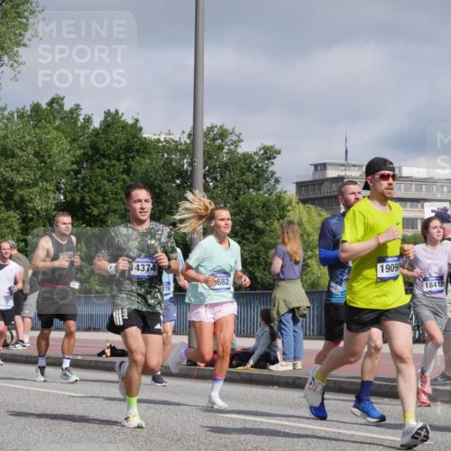 29.06.2025 - hella hamburg halbmarathon Luisa Fischer http://msf.ph/oto/8457159 29.06.2025 09:52:28 Kennedybrücke 14374, 276, 682, 19090, 18412, 1615, 1975, 2324, 3431, 3530, 4303, 4425, 6682, 7495, 7796, 8629, 8925, 9294, 9979 meine-sportfotos.de