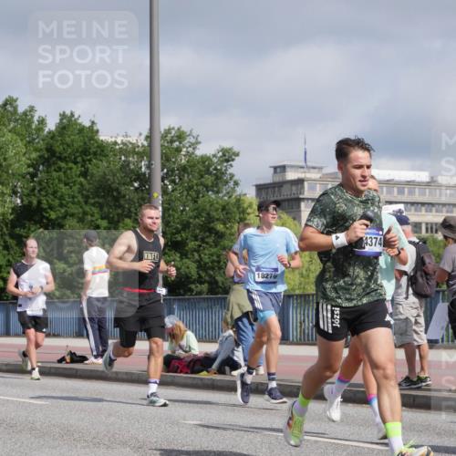 29.06.2025 - hella hamburg halbmarathon Luisa Fischer http://msf.ph/oto/8457215 29.06.2025 09:52:29 Kennedybrücke 18276, 4374, 1615, 3431, 3530, 6682, 7495, 7796, 8629, 8925, 9294, 9979 meine-sportfotos.de