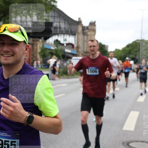 29.06.2025 - hella hamburg halbmarathon Yannick Fuchs http://msf.ph/oto/8457334 29.06.2025 10:56:23 20KM 1006, 1128, 1264, 1377, 1432, 1568, 1573, 1726, 6414, 6415, 6580, 6752, 7658, 7869, 8045, 8154, 8624, 8730, 9131, 9718, 9928, 10214, 10519, 10797, 11180, 11670, 11968, 12156, 13498, 13868, 14368, 14456, 15859, 16292, 16654, 16688, 16808, 17136, 17383, 17532, 17955, 18000, 18599, 18919, 19023 meine-sportfotos.de