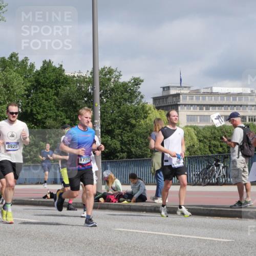 29.06.2025 - hella hamburg halbmarathon Luisa Fischer http://msf.ph/oto/8457346 29.06.2025 09:52:31 Kennedybrücke 17971, 8925, 17177, 1615, 1803, 3530, 4528, 6682, 7495, 7796, 8629, 8925, 9294, 9979 meine-sportfotos.de