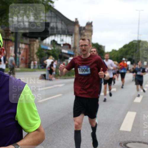 29.06.2025 - hella hamburg halbmarathon Yannick Fuchs http://msf.ph/oto/8457384 29.06.2025 10:56:23 20KM 1006, 1128, 1264, 1377, 1432, 1568, 1573, 1726, 6414, 6415, 6580, 6752, 7658, 7869, 8045, 8154, 8624, 8730, 9131, 9718, 9928, 10214, 10519, 10797, 11180, 11670, 11968, 12156, 13498, 13868, 14368, 14456, 15859, 16292, 16654, 16688, 16808, 17136, 17383, 17532, 17955, 18000, 18599, 18919, 19023 meine-sportfotos.de