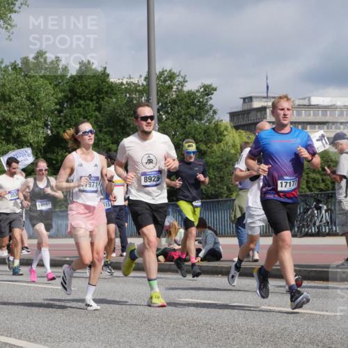29.06.2025 - hella hamburg halbmarathon Luisa Fischer http://msf.ph/oto/8457399 29.06.2025 09:52:32 Kennedybrücke 05, 353, 14691, 971, 15, 8925, 2024, 720, 17177, 14011, 1615, 1803, 3530, 4528, 5803, 6682, 7495, 7796, 8629, 8925, 9294, 9979 meine-sportfotos.de