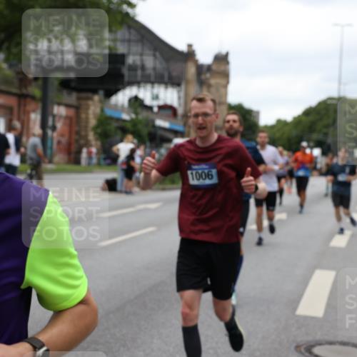 29.06.2025 - hella hamburg halbmarathon Yannick Fuchs http://msf.ph/oto/8457401 29.06.2025 10:56:23 20KM 1006, 1128, 1264, 1377, 1432, 1568, 1573, 1726, 6414, 6415, 6580, 6752, 7658, 7869, 8045, 8154, 8624, 8730, 9131, 9718, 9928, 10214, 10519, 10797, 11180, 11670, 11968, 12156, 13498, 13868, 14368, 14456, 15859, 16292, 16654, 16688, 16808, 17136, 17383, 17532, 17955, 18000, 18599, 18919, 19023 meine-sportfotos.de