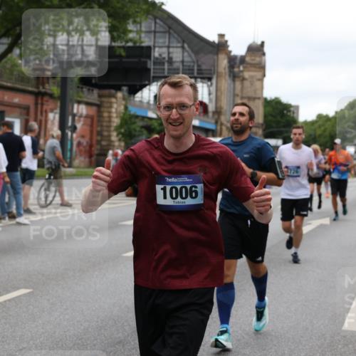 29.06.2025 - hella hamburg halbmarathon Yannick Fuchs http://msf.ph/oto/8457428 29.06.2025 10:56:23 20KM 1006, 1128, 1264, 1377, 1432, 1568, 1573, 1726, 6414, 6415, 6580, 6752, 7658, 7869, 8045, 8154, 8624, 8730, 9131, 9718, 9928, 10214, 10519, 10797, 11180, 11670, 11968, 12156, 13498, 13868, 14368, 14456, 15859, 16292, 16654, 16688, 16808, 17136, 17383, 17532, 17955, 18000, 18599, 18919, 19023 meine-sportfotos.de