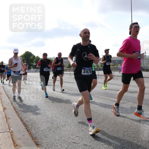 29.06.2025 - hella hamburg halbmarathon Lena Gebhardt http://msf.ph/oto/8457450 29.06.2025 09:54:33 Lombardsbrücke 17905, 2442, 11422, 2470, 7087, 1119, 1171, 1342, 1399, 1413, 1424, 1476, 1549, 1817, 1892, 1942, 2020, 2098, 2188, 2222, 2442, 2470, 2561, 2670, 2842, 2889, 2955, 3477, 3562, 3785, 4017, 4029, 4183, 4185, 4237, 4270, 4816, 5020, 5447, 5706, 5884, 6266, 6630, 6723, 6819, 6831, 6978, 7087, 7274, 7297, 7709, 8117, 8142, 8374, 8482, 8576, 8657, 8698, 8743, 8916, 8928, 9038, 9051, 9463, 9815, 9924, 10057, 10237, 10529, 11848 meine-sportfotos.de