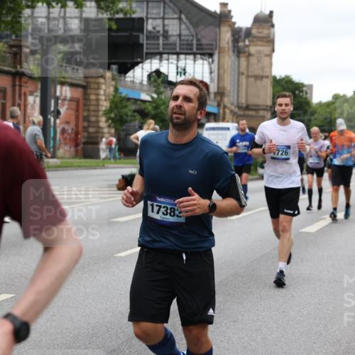 29.06.2025 - hella hamburg halbmarathon Yannick Fuchs http://msf.ph/oto/8457475 29.06.2025 10:56:24 20KM 1006, 1128, 1264, 1377, 1432, 1568, 1573, 1726, 6414, 6415, 6752, 7658, 7869, 8045, 8154, 8624, 8730, 9131, 9718, 10214, 10519, 11180, 11670, 11968, 12156, 13498, 13868, 14368, 14456, 15859, 16292, 16654, 16688, 16808, 17136, 17383, 17532, 17955, 18599, 18919, 19023 meine-sportfotos.de