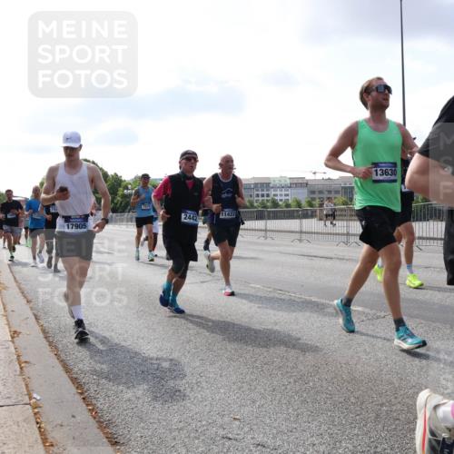 29.06.2025 - hella hamburg halbmarathon Lena Gebhardt http://msf.ph/oto/8457619 29.06.2025 09:54:34 Lombardsbrücke 17353, 154, 17905, 7274, 2442, 11422, 13630, 247, 1119, 1171, 1342, 1399, 1413, 1424, 1476, 1549, 1817, 1892, 1942, 2020, 2098, 2188, 2222, 2367, 2442, 2470, 2561, 2670, 2842, 2889, 2955, 3477, 3562, 3785, 4017, 4029, 4183, 4185, 4270, 4816, 5020, 5447, 5706, 5884, 6266, 6630, 6723, 6819, 6831, 6978, 7087, 7274, 7297, 7709, 8117, 8142, 8374, 8482, 8576, 8657, 8698, 8743, 8916, 8928, 8981, 9038, 9051, 9463, 9710, 9815, 9924, 10057, 10237, 10529, 11848 meine-sportfotos.de