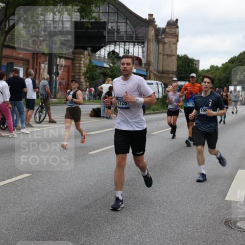 29.06.2025 - hella hamburg halbmarathon Yannick Fuchs http://msf.ph/oto/8457646 29.06.2025 10:56:25 20KM 1006, 1128, 1264, 1377, 1432, 1568, 1573, 1726, 6414, 6415, 6752, 7658, 7869, 8045, 8624, 8730, 9131, 9718, 10214, 10519, 11180, 11670, 12156, 13498, 13868, 14368, 14456, 15859, 16292, 16654, 16688, 16808, 17136, 17383, 17532, 17955, 18599, 18919, 19023 meine-sportfotos.de