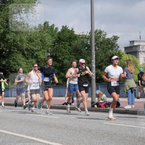 29.06.2025 - hella hamburg halbmarathon Luisa Fischer http://msf.ph/oto/8457713 29.06.2025 09:52:39 Kennedybrücke 24, 5436, 17620, 15336, 9711, 14560, 4528, 1675, 1803, 2415, 3332, 3530, 4528, 5436, 5791, 5803, 7774, 8629, 9294, 9302, 9711, 9979 meine-sportfotos.de