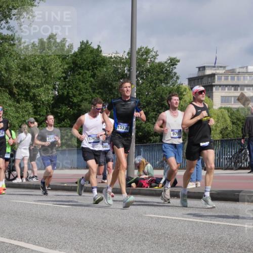 29.06.2025 - hella hamburg halbmarathon Luisa Fischer http://msf.ph/oto/8457767 29.06.2025 09:52:40 Kennedybrücke 12554, 5436, 2415, 17628, 521, 5803, 15336, 9711, 14560, 1675, 1803, 2415, 2568, 2826, 3332, 4528, 5436, 5791, 5803, 7774, 9302, 9711, 9979 meine-sportfotos.de