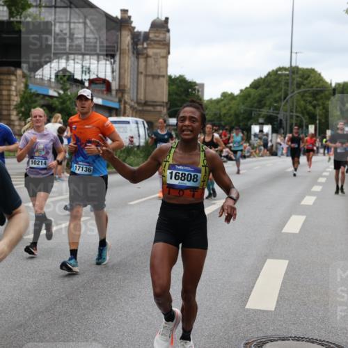29.06.2025 - hella hamburg halbmarathon Yannick Fuchs http://msf.ph/oto/8457980 29.06.2025 10:56:27 20KM 1006, 1128, 1212, 1264, 1377, 1432, 1568, 1573, 1674, 1726, 6414, 6415, 6752, 7658, 7869, 8045, 8624, 8730, 9131, 10214, 10519, 11180, 11670, 12156, 12286, 13498, 13868, 14368, 14456, 16292, 16654, 16688, 16808, 17136, 17383, 17955, 18599, 18919, 19023 meine-sportfotos.de