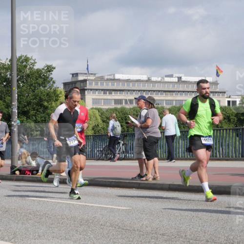 29.06.2025 - hella hamburg halbmarathon Luisa Fischer http://msf.ph/oto/8458016 29.06.2025 09:52:44 Kennedybrücke 17973, 1675, 7774, 554, 15521, 1675, 1803, 2415, 2568, 2826, 3332, 4528, 4823, 5409, 5436, 5791, 5803, 6458, 6529, 7774, 8450, 9017, 9302, 9711 meine-sportfotos.de