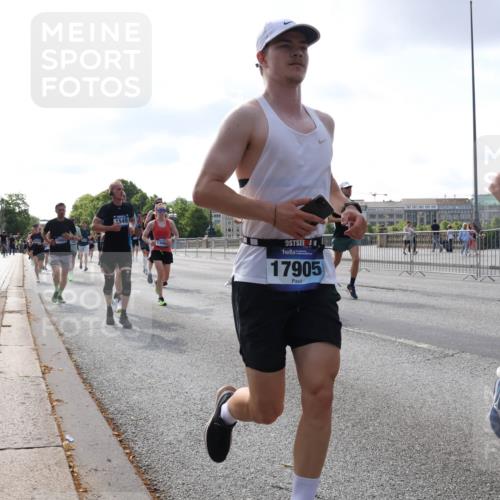 29.06.2025 - hella hamburg halbmarathon Lena Gebhardt http://msf.ph/oto/8458111 29.06.2025 09:54:35 Lombardsbrücke 1906, 1549, 17905, 1142, 1119, 1171, 1342, 1399, 1424, 1476, 1549, 1817, 1892, 1942, 2020, 2098, 2188, 2222, 2367, 2442, 2470, 2561, 2670, 2842, 2889, 2955, 3477, 3562, 3785, 4017, 4029, 4183, 4185, 4270, 4816, 5020, 5447, 5706, 5884, 6266, 6630, 6723, 6819, 6831, 6978, 7087, 7274, 7297, 7335, 7709, 8117, 8142, 8374, 8482, 8576, 8657, 8698, 8743, 8916, 8981, 9038, 9051, 9463, 9710, 9815, 9924, 10057, 10237, 10529, 11848 meine-sportfotos.de