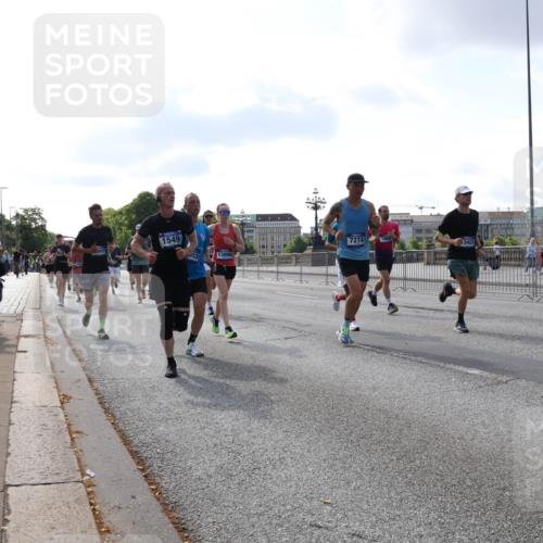 29.06.2025 - hella hamburg halbmarathon Lena Gebhardt http://msf.ph/oto/8458238 29.06.2025 09:54:35 Lombardsbrücke 1549, 353, 7274, 13421, 13008, 1119, 1171, 1342, 1399, 1424, 1476, 1549, 1817, 1892, 1942, 2020, 2098, 2188, 2222, 2367, 2442, 2470, 2561, 2670, 2842, 2889, 2955, 3477, 3562, 3785, 4017, 4029, 4183, 4185, 4270, 4816, 5020, 5447, 5706, 5884, 6266, 6630, 6723, 6819, 6831, 6978, 7087, 7274, 7297, 7335, 7709, 8117, 8142, 8374, 8482, 8576, 8657, 8698, 8743, 8916, 8981, 9038, 9051, 9463, 9710, 9815, 9924, 10057, 10237, 10529, 11848 meine-sportfotos.de