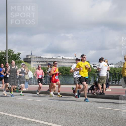 29.06.2025 - hella hamburg halbmarathon Luisa Fischer http://msf.ph/oto/8458267 29.06.2025 09:52:50 Kennedybrücke 17, 1372, 65, 1289, 2826, 1675, 1688, 1882, 2568, 2826, 3332, 4398, 4823, 5409, 5745, 6458, 6529, 6649, 8450, 9017, 9116, 9302, 10218 meine-sportfotos.de