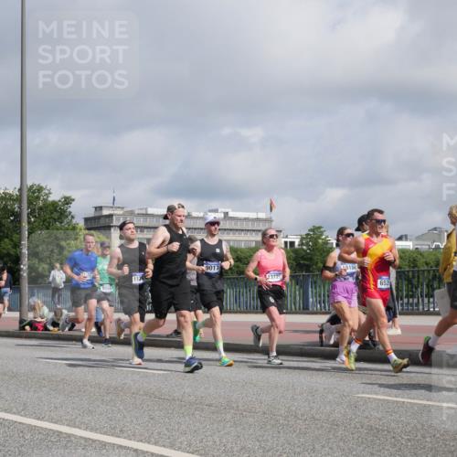 29.06.2025 - hella hamburg halbmarathon Luisa Fischer http://msf.ph/oto/8458305 29.06.2025 09:52:51 Kennedybrücke 1525, 5409, 2568, 117, 9017, 18154, 13725, 6529, 12895, 1688, 1882, 2568, 2826, 3332, 4398, 4823, 5409, 5745, 6458, 6529, 6649, 8450, 9017, 9116, 9302, 10218 meine-sportfotos.de