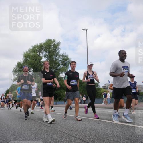 29.06.2025 - hella hamburg halbmarathon Luisa Fischer http://msf.ph/oto/8458356 29.06.2025 10:37:26 Kennedybrücke 16578, 8202, 1340, 6718, 13853, 15793, 1025, 1705, 1787, 2496, 2510, 2511, 3829, 4479, 4942, 6034, 6109, 6718, 6727, 7324, 7329, 8202, 9094, 9514 meine-sportfotos.de