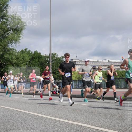 29.06.2025 - hella hamburg halbmarathon Luisa Fischer http://msf.ph/oto/8458365 29.06.2025 09:52:56 Kennedybrücke 10922, 15351, 12335, 9116, 16648, 16820, 1688, 1882, 2675, 4398, 4823, 5745, 6458, 6649, 8450, 9116, 9365, 10218 meine-sportfotos.de