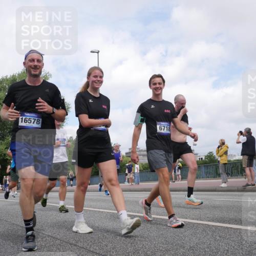 29.06.2025 - hella hamburg halbmarathon Luisa Fischer http://msf.ph/oto/8458400 29.06.2025 10:37:28 Kennedybrücke 2510, 16578, 202, 6718, 1025, 1705, 2510, 2511, 3145, 3829, 4479, 4540, 4942, 6034, 6109, 6718, 6727, 7324, 7329, 7644, 8202, 9514 meine-sportfotos.de