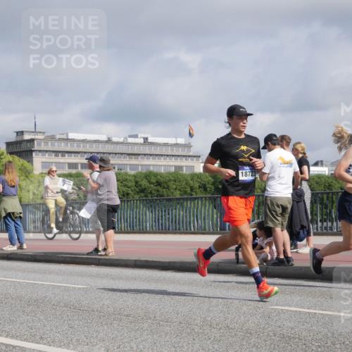 29.06.2025 - hella hamburg halbmarathon Luisa Fischer http://msf.ph/oto/8458607 29.06.2025 09:53:04 Kennedybrücke 18723, 9365, 1209, 1358, 1697, 2675, 3626, 4205, 4229, 4380, 5508, 6686, 6687, 7026, 8958, 9365 meine-sportfotos.de