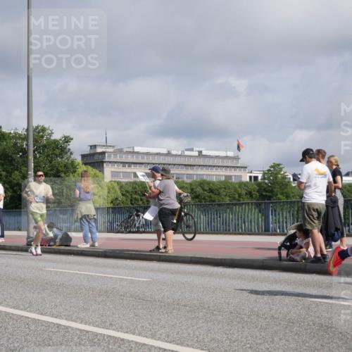29.06.2025 - hella hamburg halbmarathon Luisa Fischer http://msf.ph/oto/8458627 29.06.2025 09:53:05 Kennedybrücke 1700, 1358, 1209, 1358, 1697, 2675, 3626, 4205, 4229, 4380, 5508, 6686, 6687, 7026, 8958, 9365, 10783 meine-sportfotos.de