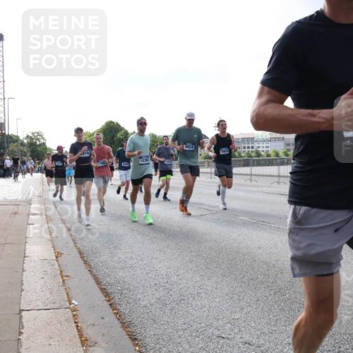 29.06.2025 - hella hamburg halbmarathon Lena Gebhardt http://msf.ph/oto/8458733 29.06.2025 09:54:38 Lombardsbrücke 1817, 16, 12367, 1424, 5884, 9924, 16834, 07, 1171, 1342, 1399, 1549, 1817, 1942, 2020, 2098, 2188, 2222, 2367, 2442, 2470, 2561, 2592, 2596, 2670, 2842, 2889, 2955, 3208, 3209, 3477, 3562, 3785, 4017, 4029, 4270, 4816, 4832, 5020, 5447, 5706, 5884, 6266, 6290, 6630, 6723, 6819, 6978, 7087, 7274, 7297, 7335, 7709, 7908, 8117, 8142, 8374, 8482, 8576, 8657, 8698, 8743, 8916, 8981, 9038, 9051, 9463, 9661, 9710, 9815, 9924, 10057, 10237, 10529 meine-sportfotos.de