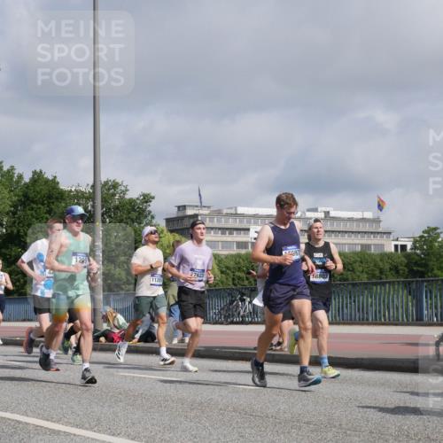 29.06.2025 - hella hamburg halbmarathon Luisa Fischer http://msf.ph/oto/8458762 29.06.2025 09:53:09 Kennedybrücke 9046, 1299, 42, 17486, 7623, 11281, 697, 8803, 1209, 1358, 1697, 3626, 4205, 4229, 4380, 5472, 5508, 6080, 6686, 6687, 7026, 7110, 8958, 10783 meine-sportfotos.de