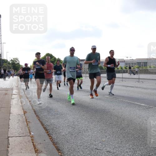 29.06.2025 - hella hamburg halbmarathon Lena Gebhardt http://msf.ph/oto/8458766 29.06.2025 09:54:39 Lombardsbrücke 89, 5884, 12367, 9924, 1171, 1342, 1399, 1549, 1817, 1942, 2020, 2098, 2188, 2222, 2367, 2442, 2470, 2561, 2592, 2596, 2670, 2842, 2889, 2955, 3208, 3209, 3477, 3562, 4017, 4029, 4270, 4816, 4832, 5020, 5447, 5706, 5884, 6266, 6290, 6389, 6630, 6723, 6819, 6978, 7087, 7274, 7297, 7335, 7709, 7908, 8117, 8142, 8374, 8482, 8576, 8657, 8698, 8743, 8916, 8981, 9038, 9051, 9093, 9661, 9710, 9815, 9924, 10057, 10237 meine-sportfotos.de