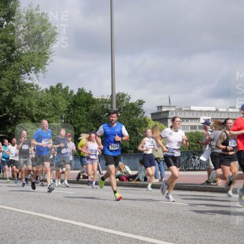 29.06.2025 - hella hamburg halbmarathon Luisa Fischer http://msf.ph/oto/8458850 29.06.2025 09:53:11 Kennedybrücke 11491, 153, 3626, 1697, 550, 1911, 17486, 7026, 18449, 4380, 0046, 1209, 1697, 3626, 4205, 4229, 4380, 4893, 5026, 5472, 5508, 5916, 6080, 6686, 6687, 7026, 7110, 8958, 10783 meine-sportfotos.de