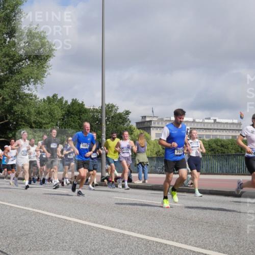 29.06.2025 - hella hamburg halbmarathon Luisa Fischer http://msf.ph/oto/8458875 29.06.2025 09:53:12 Kennedybrücke 3626, 11491, 6687, 1697, 4229, 18449, 702, 17486, 46, 1209, 1697, 2546, 3626, 4205, 4229, 4380, 4893, 5026, 5472, 5508, 5752, 5916, 6080, 6686, 6687, 7026, 7110, 8958, 10783 meine-sportfotos.de