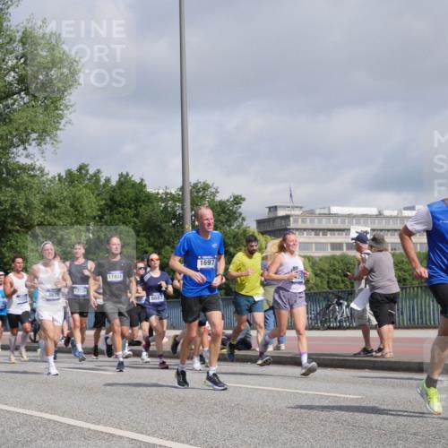 29.06.2025 - hella hamburg halbmarathon Luisa Fischer http://msf.ph/oto/8458884 29.06.2025 09:53:12 Kennedybrücke 14798, 3626, 15421, 15372, 17726, 11491, 1073, 6687, 1697, 29, 7026, 1209, 1697, 2546, 3626, 4205, 4229, 4380, 4893, 5026, 5472, 5508, 5752, 5916, 6080, 6686, 6687, 7026, 7110, 8958, 10783 meine-sportfotos.de