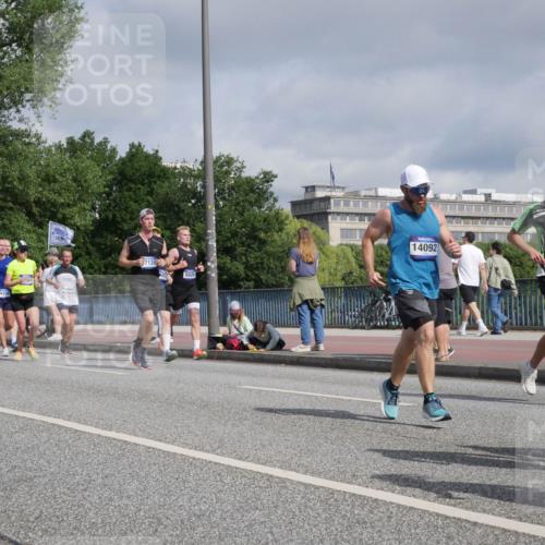 29.06.2025 - hella hamburg halbmarathon Luisa Fischer http://msf.ph/oto/8459033 29.06.2025 09:53:18 Kennedybrücke 574, 15921, 19, 7120, 5026, 14092, 1401, 2546, 4893, 5026, 5472, 5506, 5752, 5916, 6080, 6429, 7110, 8091, 8574, 10064, 10783 meine-sportfotos.de