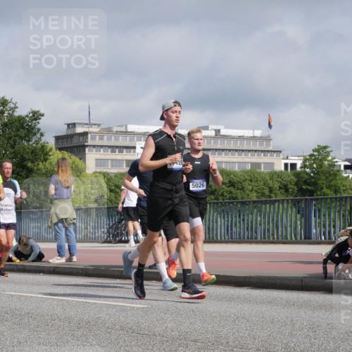 29.06.2025 - hella hamburg halbmarathon Luisa Fischer http://msf.ph/oto/8459072 29.06.2025 09:53:20 Kennedybrücke 16301, 11731, 20, 5026, 2546, 4893, 5026, 5472, 5506, 5752, 5916, 6080, 6429, 7110, 8091, 8574, 10064 meine-sportfotos.de