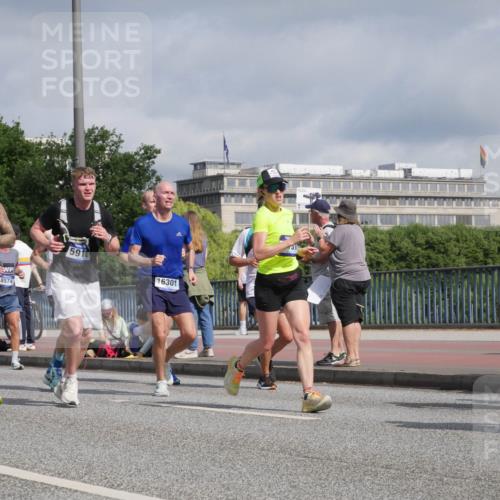 29.06.2025 - hella hamburg halbmarathon Luisa Fischer http://msf.ph/oto/8459089 29.06.2025 09:53:21 Kennedybrücke 14924, 5752, 8574, 5916, 16301, 2546, 4893, 5026, 5506, 5752, 5916, 6080, 6429, 7110, 8091, 8574, 10064 meine-sportfotos.de