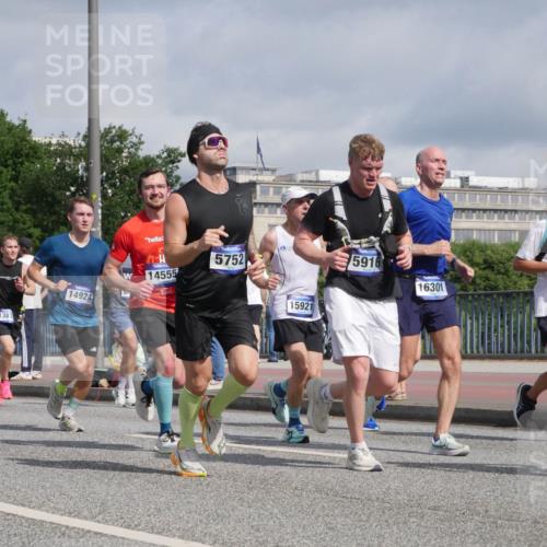 29.06.2025 - hella hamburg halbmarathon Luisa Fischer http://msf.ph/oto/8459100 29.06.2025 09:53:22 Kennedybrücke 138, 14924, 14555, 5752, 15921, 5916, 16301, 1441, 2546, 3056, 4893, 5026, 5506, 5752, 5916, 6429, 8091, 8574, 10064 meine-sportfotos.de