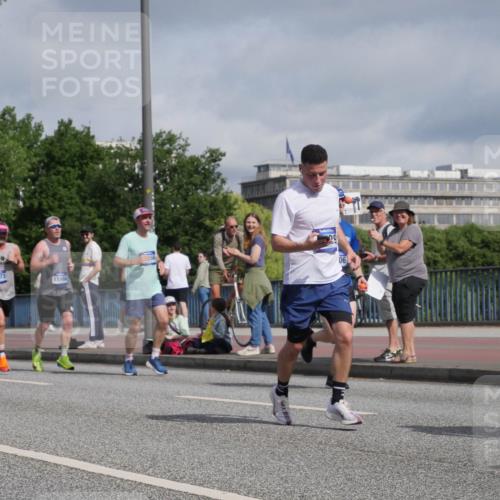 29.06.2025 - hella hamburg halbmarathon Luisa Fischer http://msf.ph/oto/8459168 29.06.2025 09:53:25 Kennedybrücke 1819, 15873, 15866, 06, 1441, 1677, 2546, 3056, 5506, 5752, 6429, 6639, 8091, 8122, 8574, 10064 meine-sportfotos.de