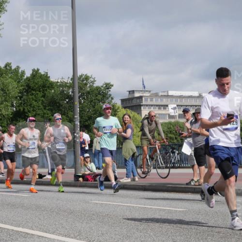 29.06.2025 - hella hamburg halbmarathon Luisa Fischer http://msf.ph/oto/8459175 29.06.2025 09:53:25 Kennedybrücke 1659, 18192, 873, 15866, 15556, 29, 1441, 1677, 2546, 3056, 5506, 5752, 6429, 6639, 8091, 8122, 8574, 10064 meine-sportfotos.de