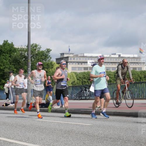 29.06.2025 - hella hamburg halbmarathon Luisa Fischer http://msf.ph/oto/8459189 29.06.2025 09:53:26 Kennedybrücke 18192, 16599, 1587, 15866, 1441, 1677, 3056, 5506, 6429, 6639, 8091, 8122, 8574, 8966, 10064 meine-sportfotos.de