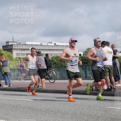 29.06.2025 - hella hamburg halbmarathon Luisa Fischer http://msf.ph/oto/8459219 29.06.2025 09:53:28 Kennedybrücke 165, 18559, 15873, 18192, 15866, 1441, 1677, 2579, 3056, 4888, 4889, 5087, 5506, 6429, 6639, 8122, 8966 meine-sportfotos.de