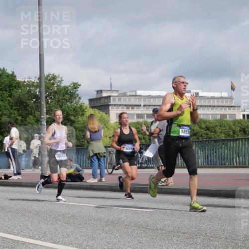 29.06.2025 - hella hamburg halbmarathon Luisa Fischer http://msf.ph/oto/8459250 29.06.2025 09:53:29 Kennedybrücke 41, 5, 1448, 18442, 16599, 18559, 18192, 1441, 1677, 2579, 3056, 4888, 4889, 5087, 6639, 8122, 8966 meine-sportfotos.de