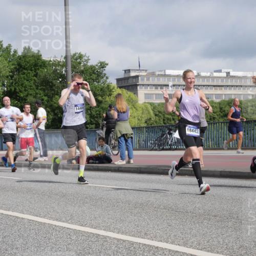 29.06.2025 - hella hamburg halbmarathon Luisa Fischer http://msf.ph/oto/8459278 29.06.2025 09:53:29 Kennedybrücke 1671, 14484, 18442, 16599, 1441, 1677, 2579, 3056, 4888, 4889, 5087, 6639, 8122, 8966 meine-sportfotos.de